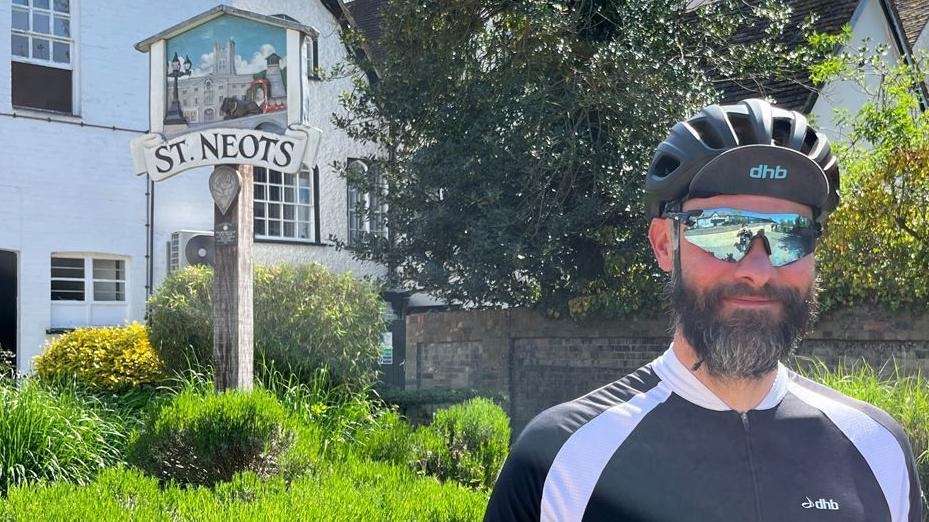 'Ancient rift' repaired by 300-mile ride
