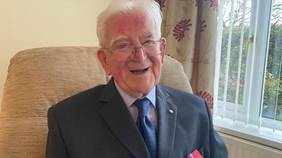 Service of celebration held for D-Day veteran