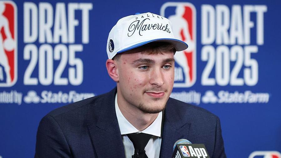 Flagg, 18, drafted first by Mavericks