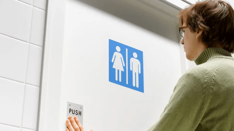Culture leaders 'unwilling' to police which toilets people use
