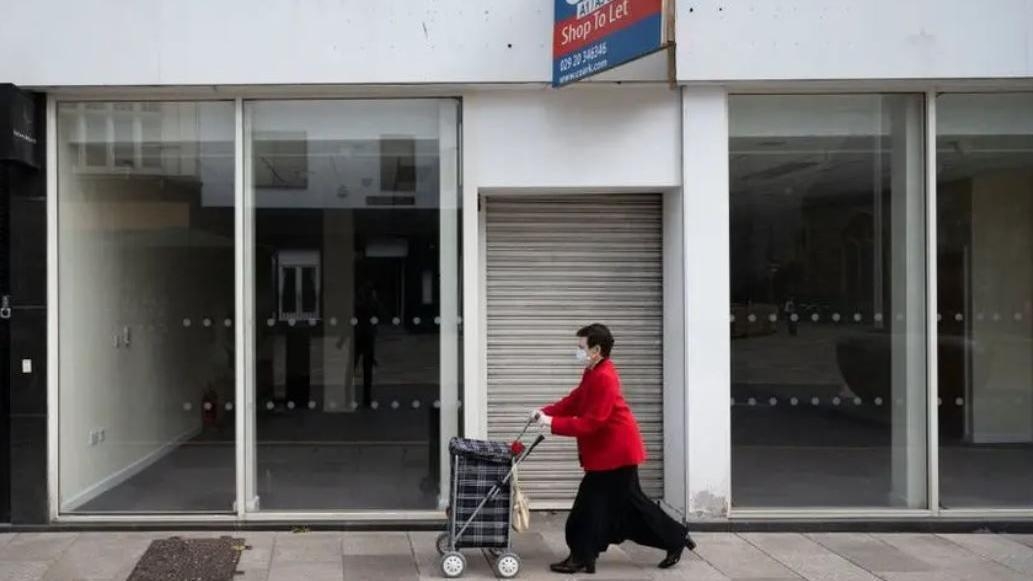 Empty shops prompt 'ghost town' fears