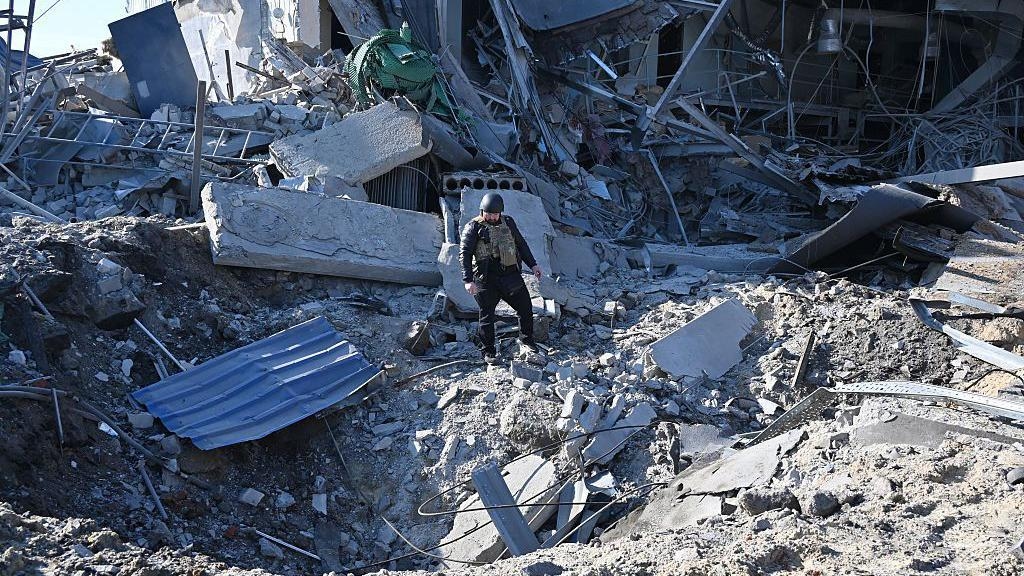 Putin declares 'Easter truce', as Ukraine says he 'cannot be trusted'