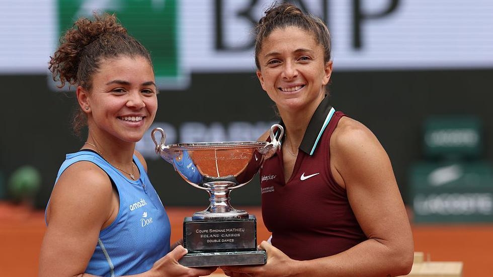 Paolini and 'legend' Errani win women's doubles title