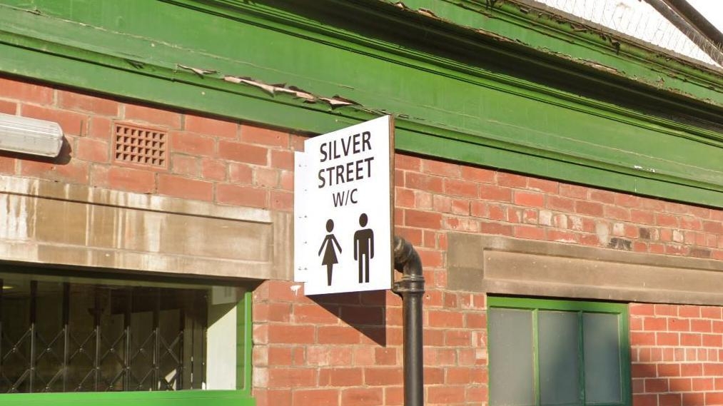 Use the loo before leaving pub, council urges