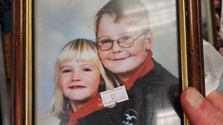 Siblings' lost school photo pops up 300 miles away