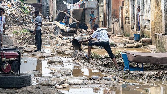 Heavy rains in dry season cause havoc in DR Congo's capital