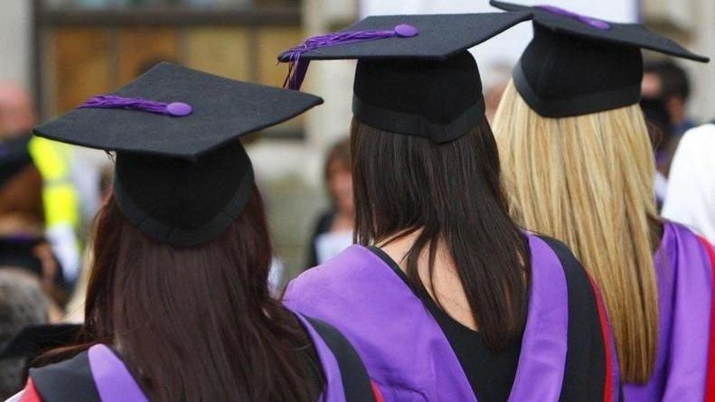 Why are less Welsh 18-year-olds going to university?