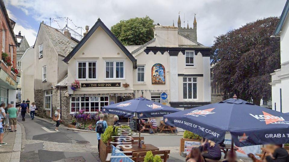 Chip fryer fire forces evacuation of Cornish pub