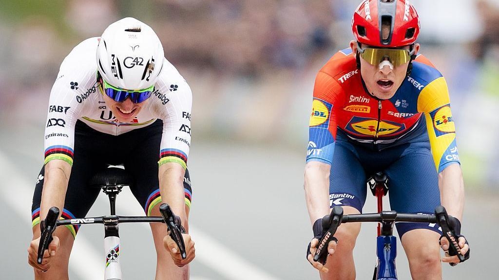 Skjelmose beats Pogacar in thrilling photo finish
