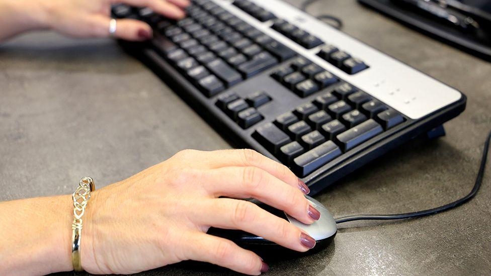 Patients to book own hospital appointments online