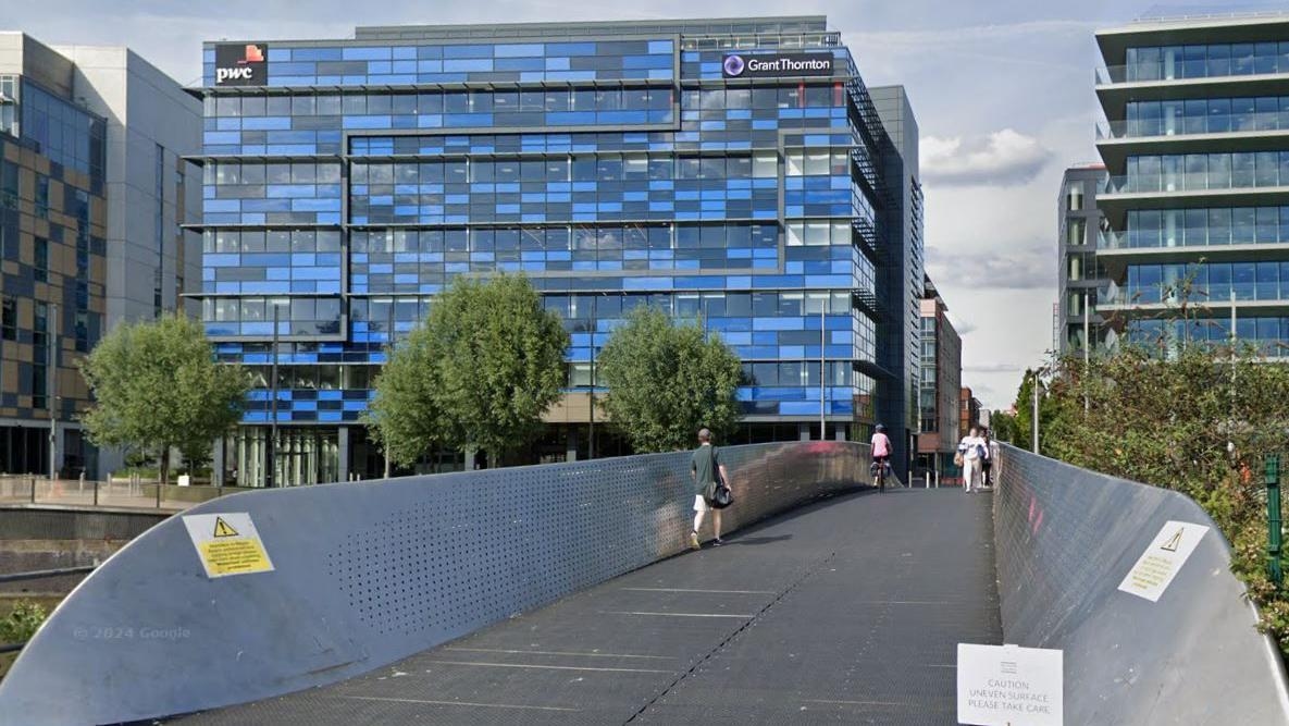 'Cheese-grater bridge' set to close for four weeks