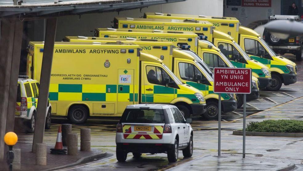 Hospital waiting times improve for second month