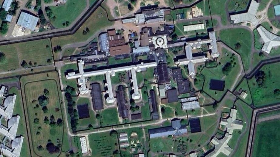 High-security hospital 'still needs to improve'