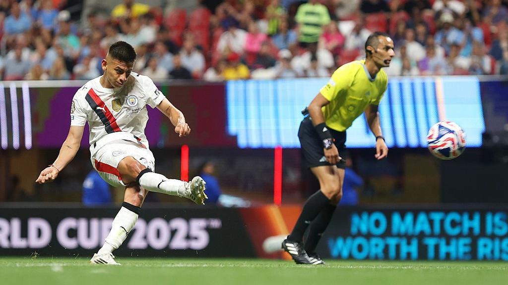 Echeverri gives Guardiola 'selection headache'
