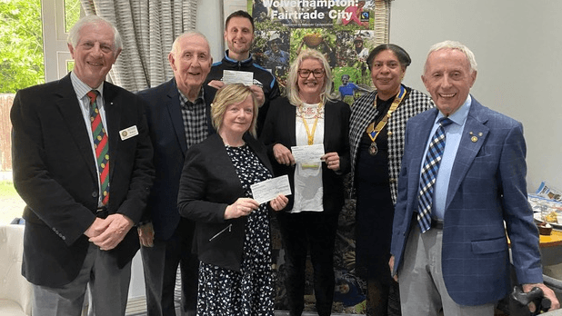 Festive tree of remembrance raises £5,000