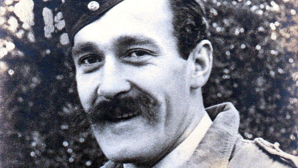 Family calls for medal for WW2 RAF Regiment 'bright star' hero
