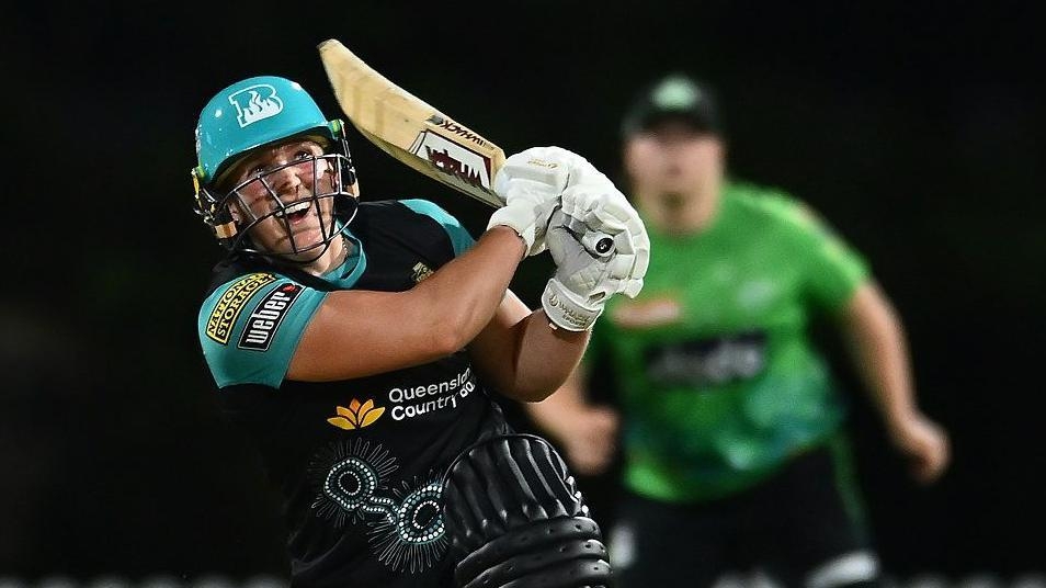 Bears sign opener Harris for women's T20 Blast