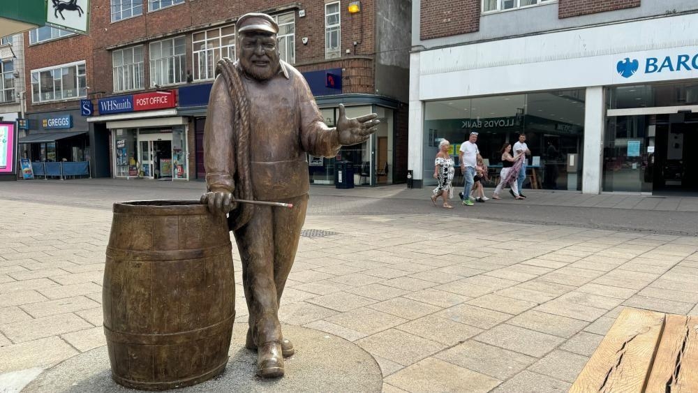 Sculpture trail unveiled to help regenerate town