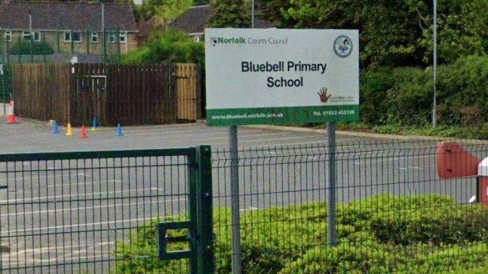 Teacher screened 'inappropriate' blackface film