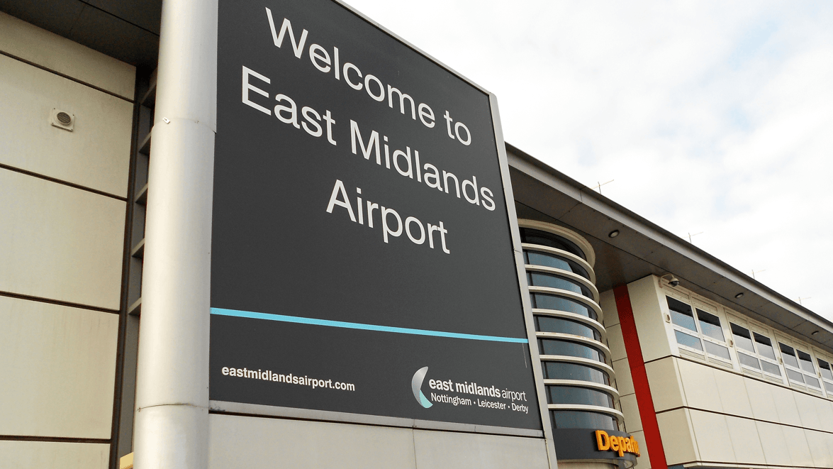 Airport gets £900k fine for plane de-icer pollution