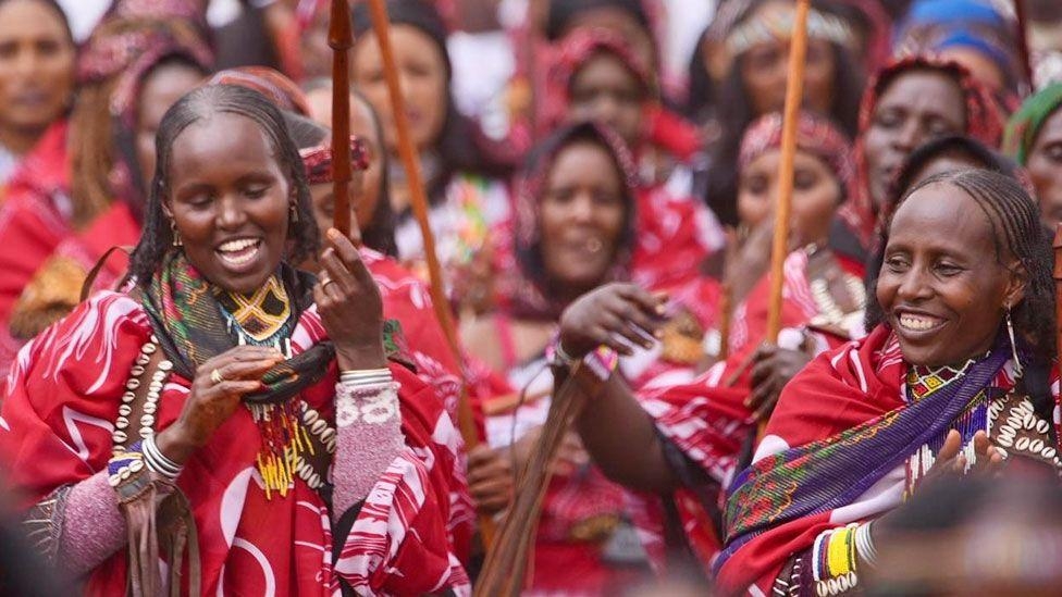 Thousands celebrate a chief who will only rule for eight years
