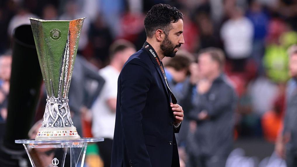 'I don't think it's beneficial to change manager'