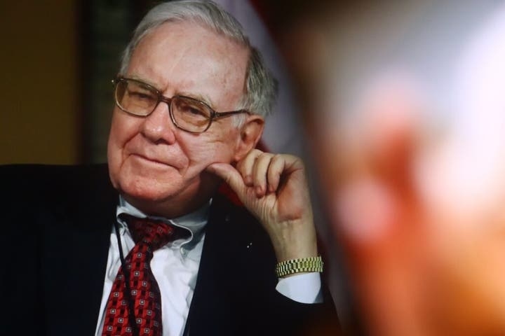 Warren Buffett Paid $31,500 In 1958 For His Home —Yet He's 5x Richer Than The Sultan Of Brunei, Who Owns 'World's Largest Palace' Worth $3 Billion