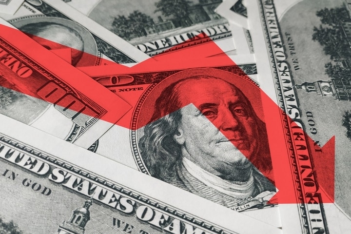 Dollar Confidence Is Waning, Bitwise CIO Warns—Is Bitcoin The New Safe Bet?