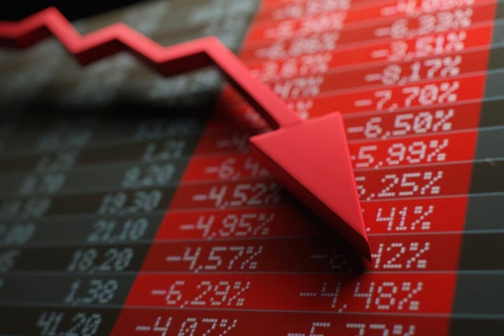 'Market Crashing Before Our Eyes': Buyers Are Backing Out Of Deals In Record Numbers Amid Relentlessly High Interest Rates