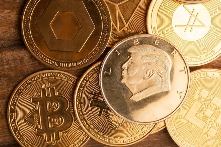 Bitcoin, Ethereum, XRP, Dogecoin Slide On Thursday Morning: What's Going On?