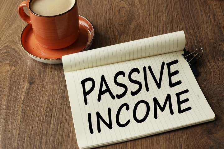 Why Virtus Investment Partners, Cadence Bank, And Cogent Communications Are Winners For Passive Income