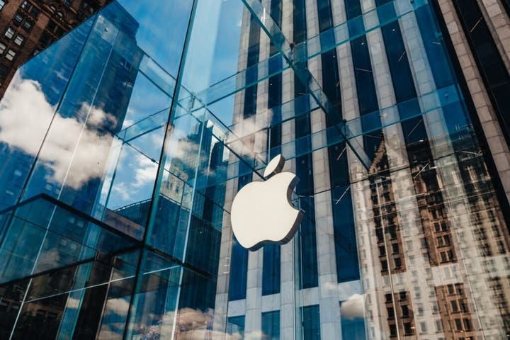 Apple's Liquid Glass Interface Set To Revolutionize iOS 26, Hints At 20th Anniversary iPhone