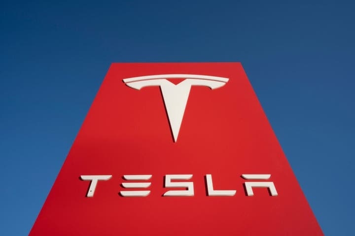 Tesla Insider Sales Increase Ahead Of Robotaxi Launch: Kimbal Musk, Ira Ehrenpreis Sell $190M