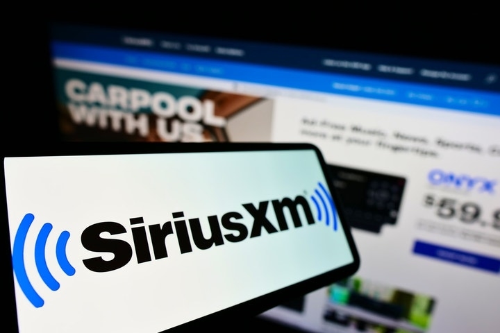 Howard Stern's $500 Million SiriusXM Contract Is Almost Up— But The 71-Year-Old Turned It Into a Jaw-Dropping Portfolio of Homes To Enjoy Retirement