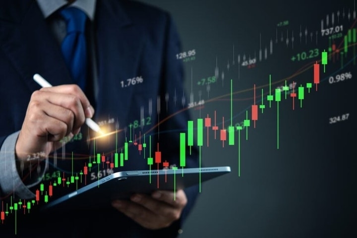 Here's How You Can Earn $100 In Passive Income By Investing In Healthpeak Properties Stock