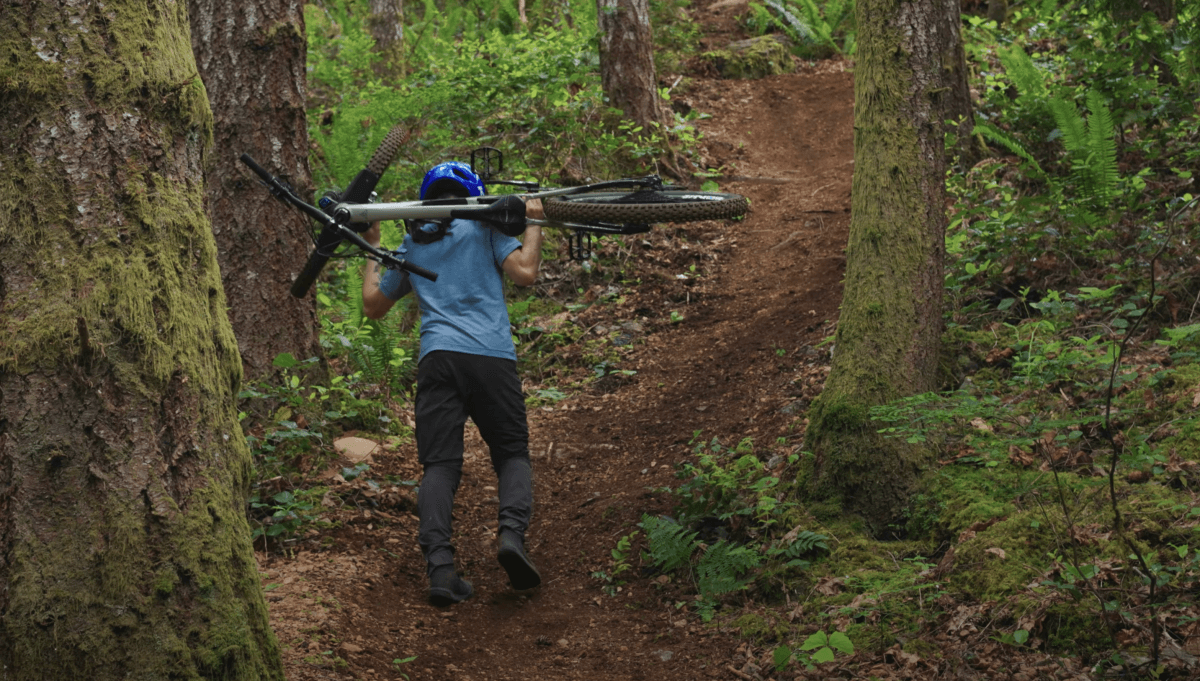 Insane First Lap on One of the Coolest MTB Trails in the World