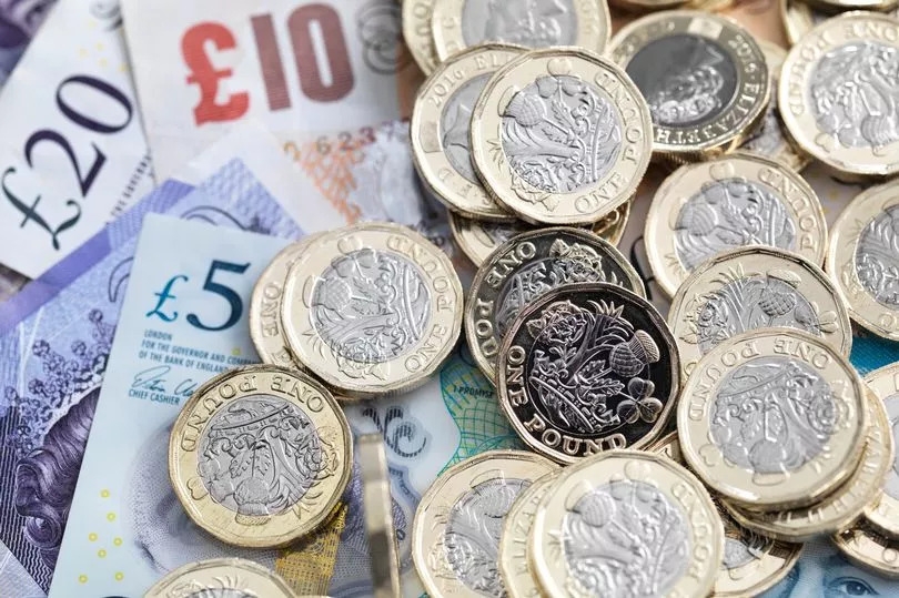 Households issued date for arrival of new £200 cost of living payments