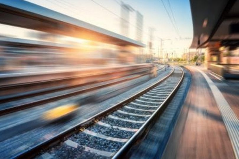 Landmark deal to eliminate mobile blackspots on busiest rail routes