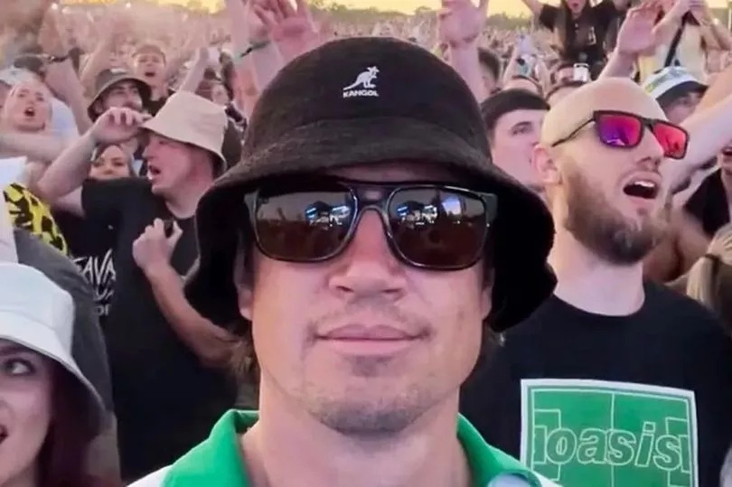Vernon Kay's blunt three-word response to Oasis ticket sceptics