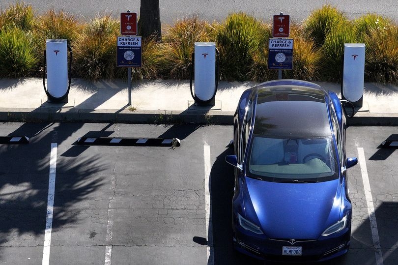 140,000 EV Drivers issued warning as summer holidays could cost them £981