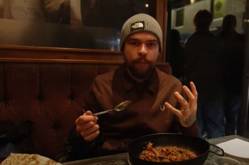 YouTuber who eats his way around the world blown away by 'fantastic' Birmingham curry house