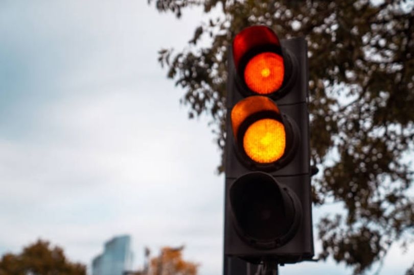 Drivers risk £5,000 fine over little-known temporary traffic light rule