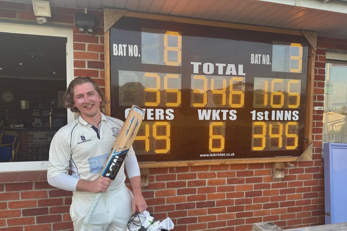 Hodder strikes sensational 165 to help Swanage to nail-biting win