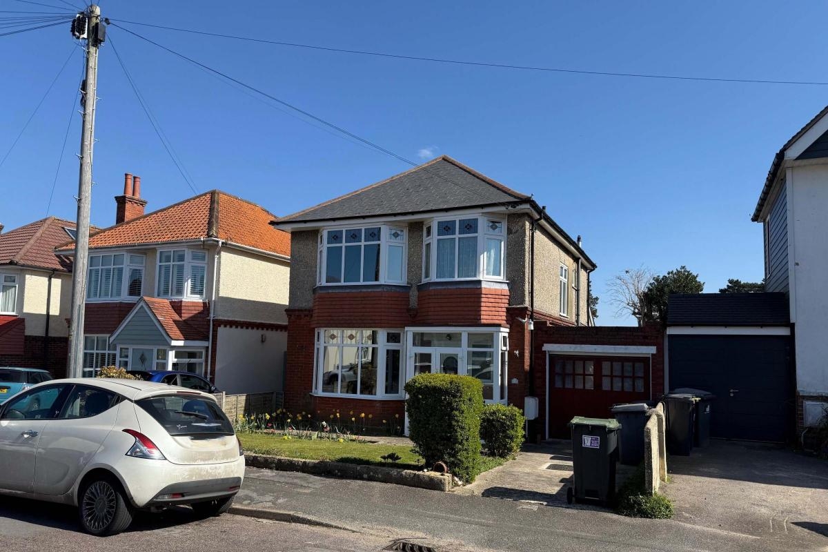 Bournemouth house and flat set to go under the hammer