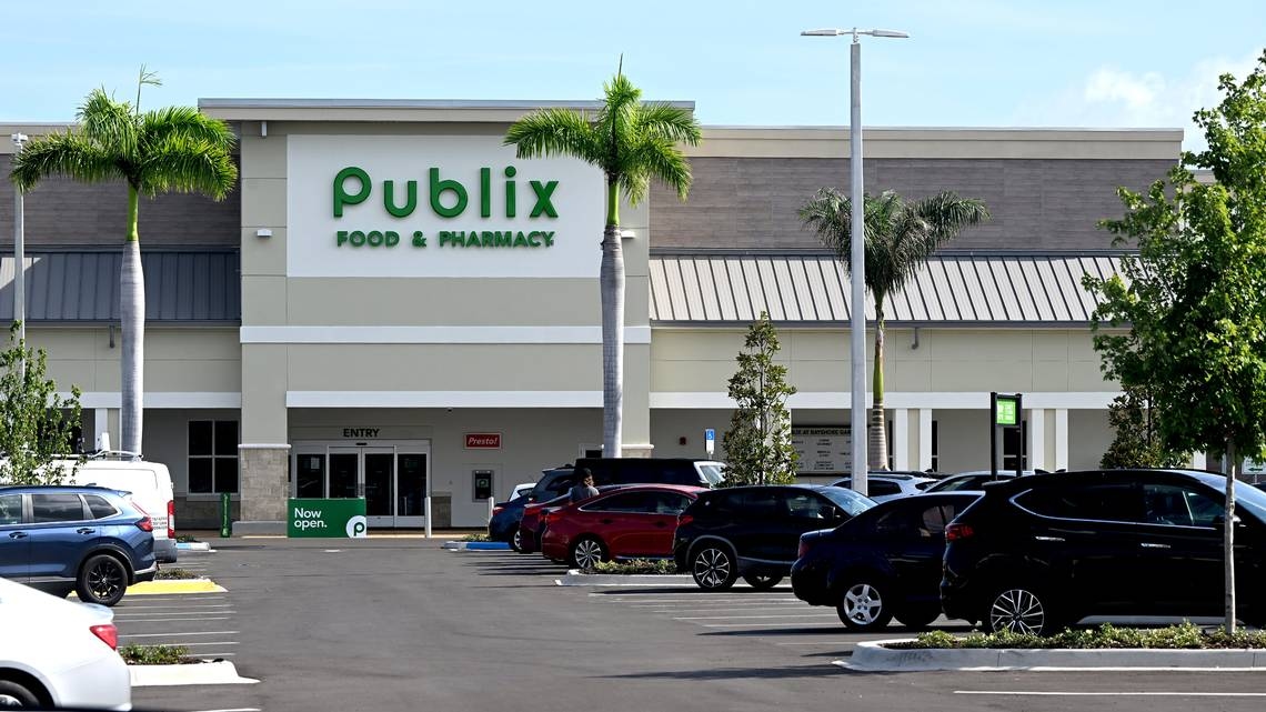 Bayshore Gardens Publix reopens after rebuild. What's new inside?