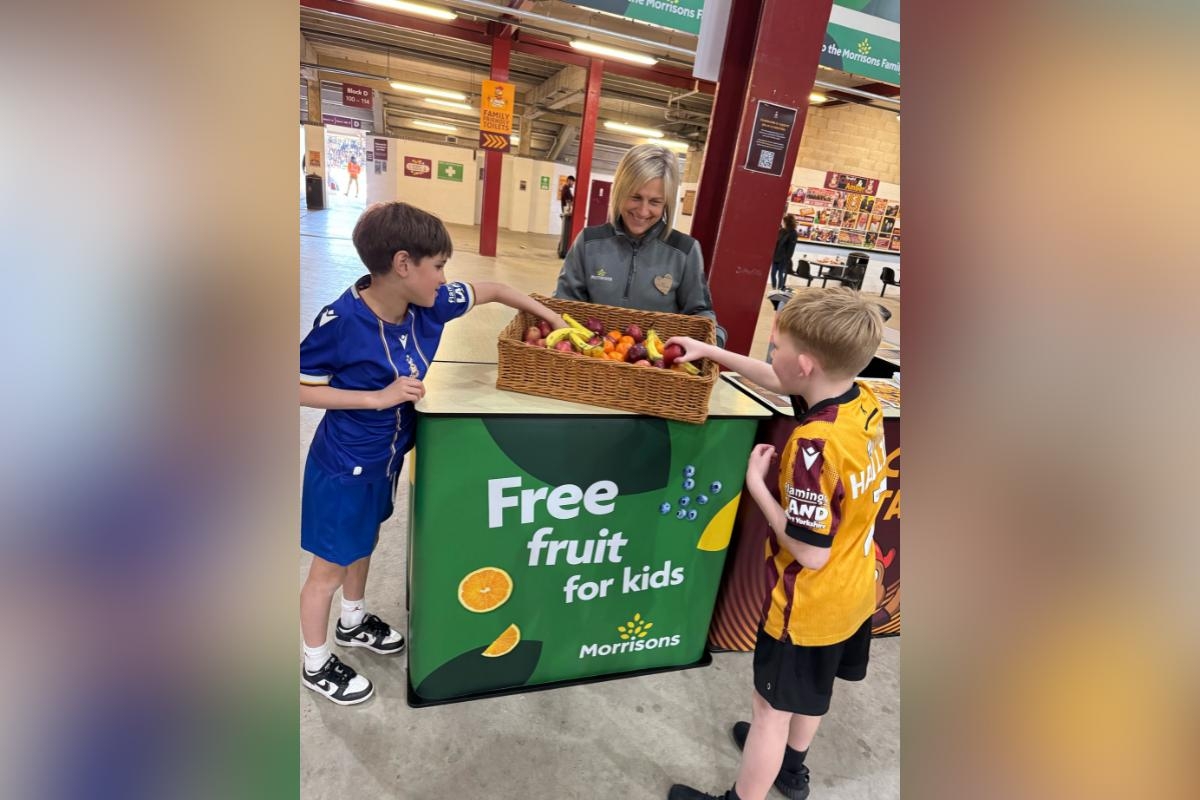 Morrisons distributes free fruit to children at Bradford City