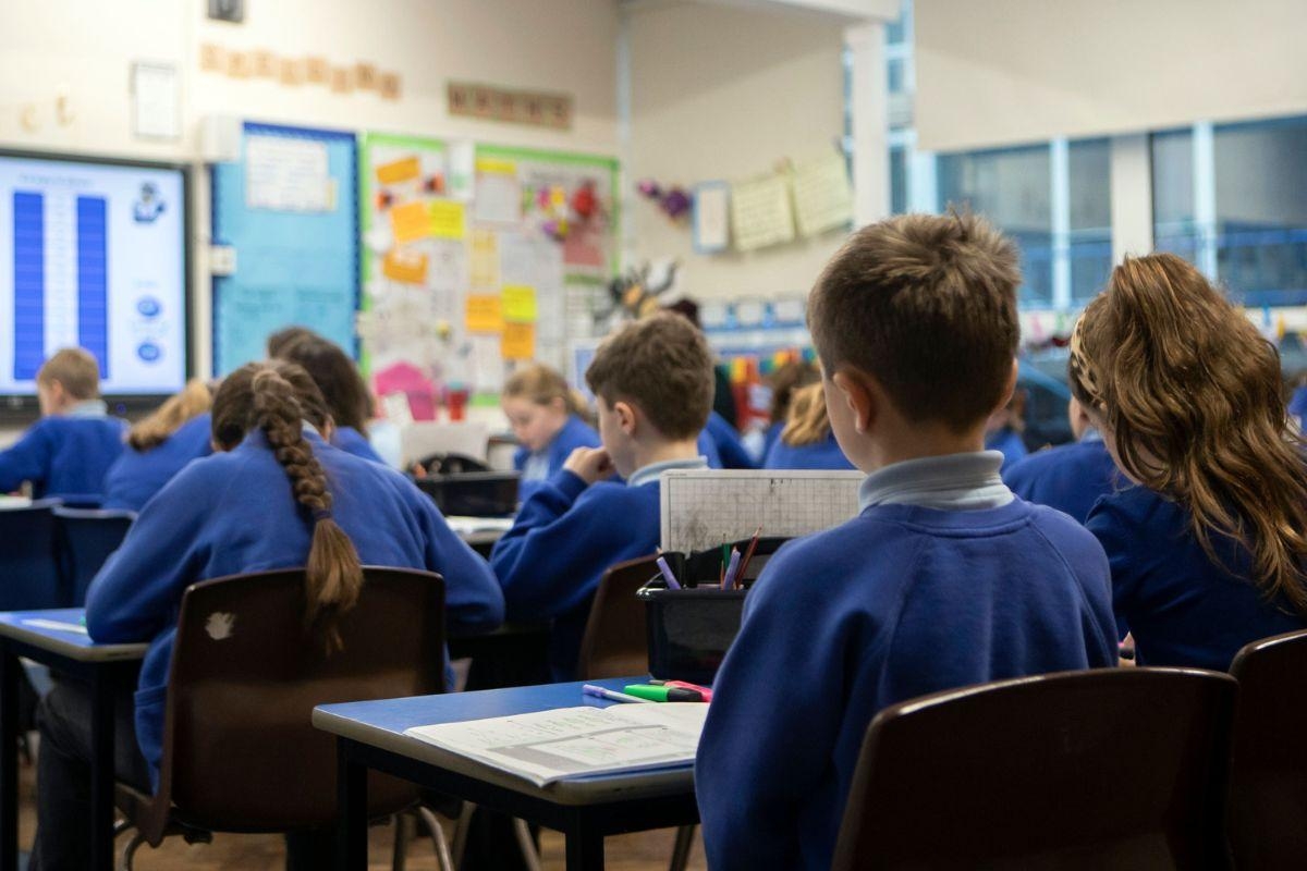 750 schools roll out free breakfast clubs from today saving parents £450 a year