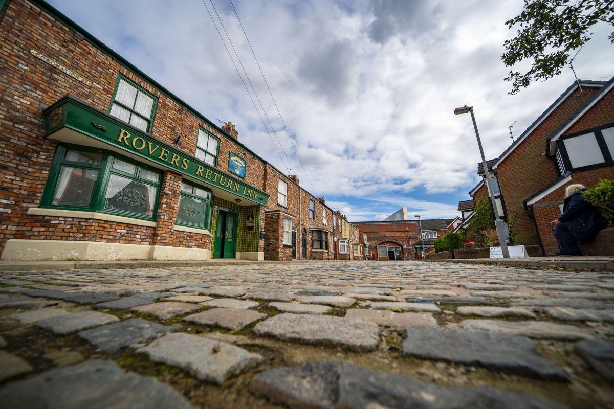 Bradford actress trades farm for cobbles as she joins Coronation Street