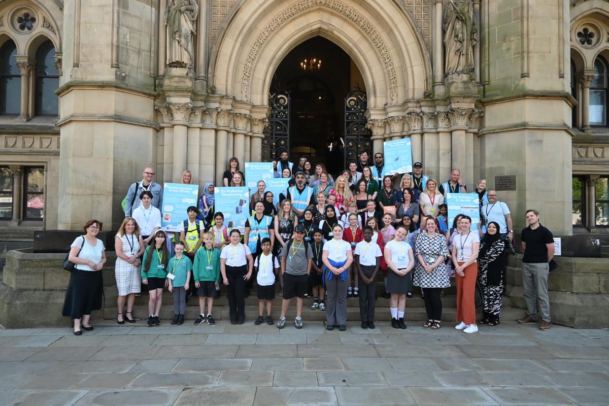 Environmental education for children at City Hall on Clean Air Day