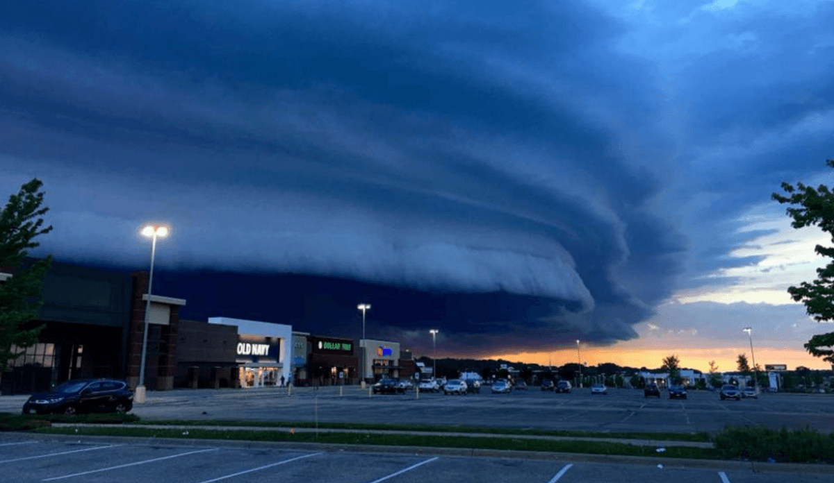 Minnesota derecho threat: 100 mph winds, widespread damage possible